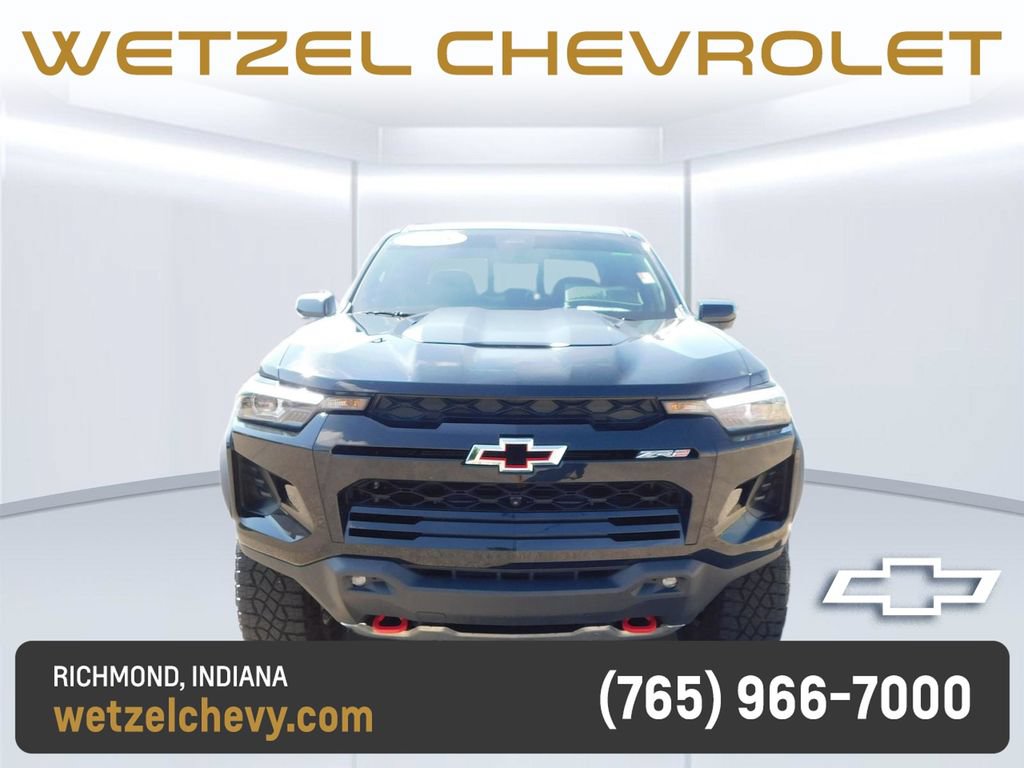 Used 2025 Chevrolet Colorado ZR2 w/ Technology Package AWD/4WD image 10