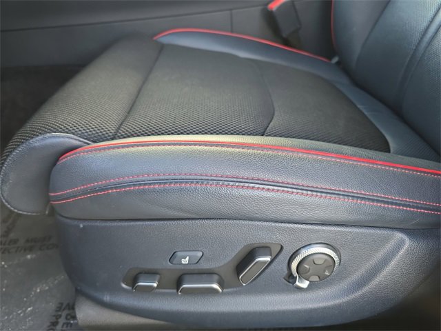 Used 2023 Genesis GV70 2.5T w/ Sport Prestige Package image 32