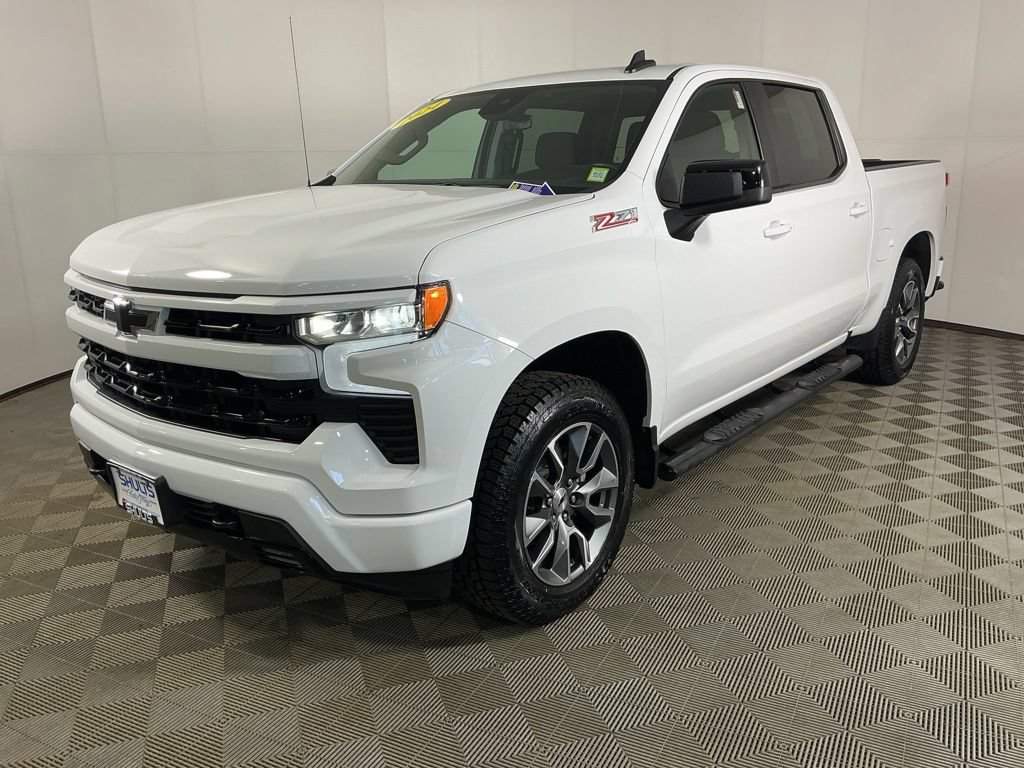 Used 2024 Chevrolet Silverado 1500 RST AWD/4WD image 4
