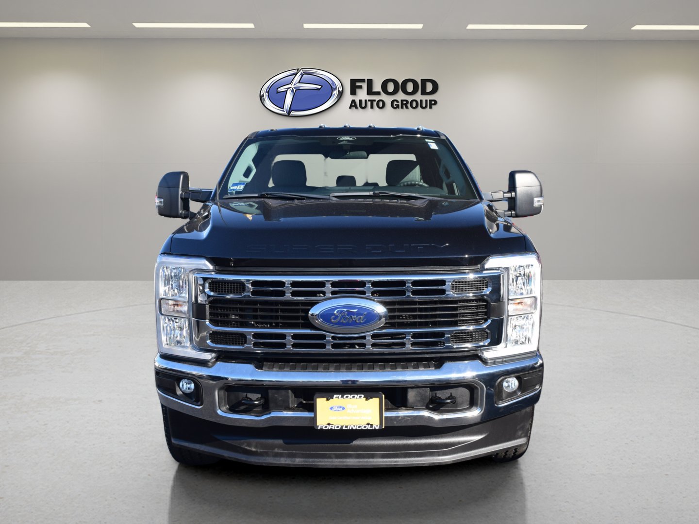 Used 2024 Ford F350 XLT w/ FX4 Off-Road Package AWD/4WD image 2
