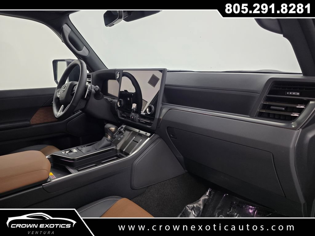 Used 2026 Lexus GX 550 w/ Cold Area Package AWD/4WD image 11