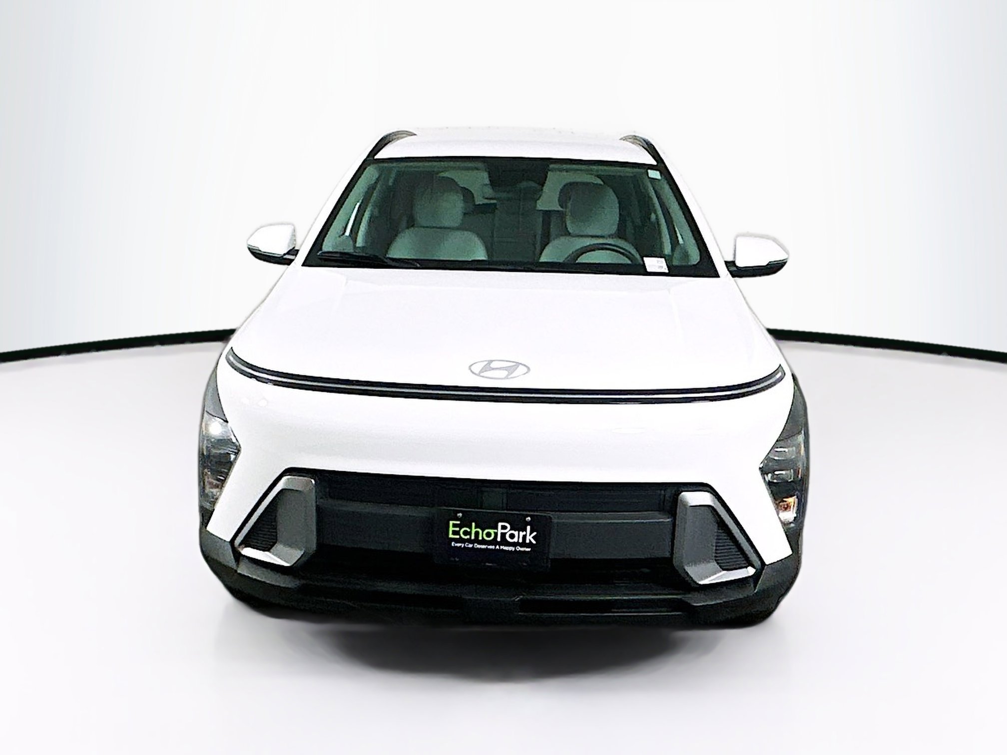 Used 2025 Hyundai Kona SEL FWD image 2