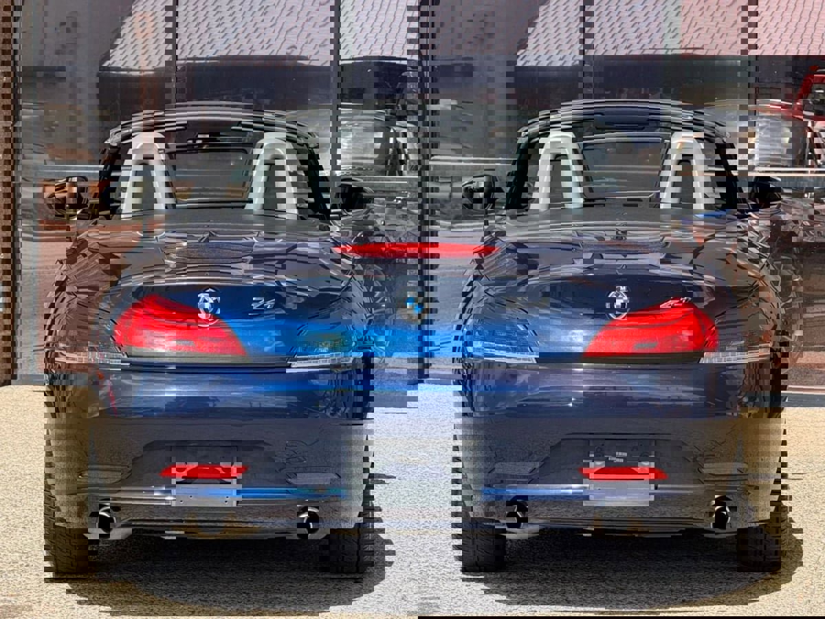 Used 2014 BMW Z4 sDrive35i RWD image 16