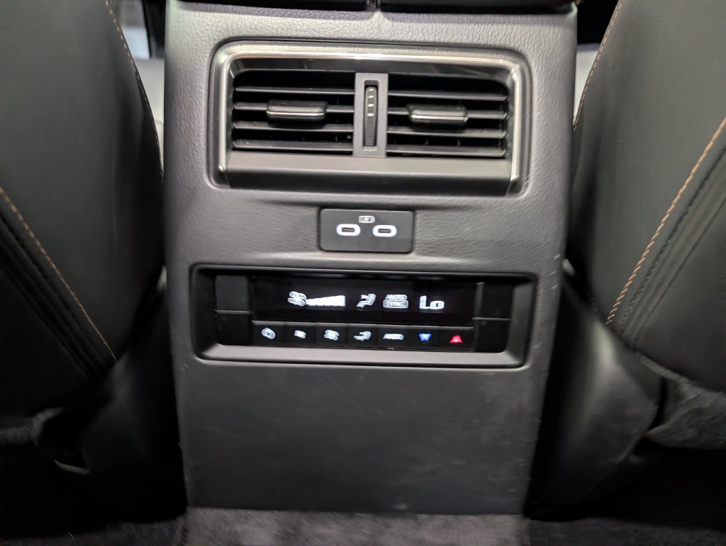 Used 2024 MAZDA CX-90 Plug-In Hybrid w/ Preferred AWD/4WD image 12