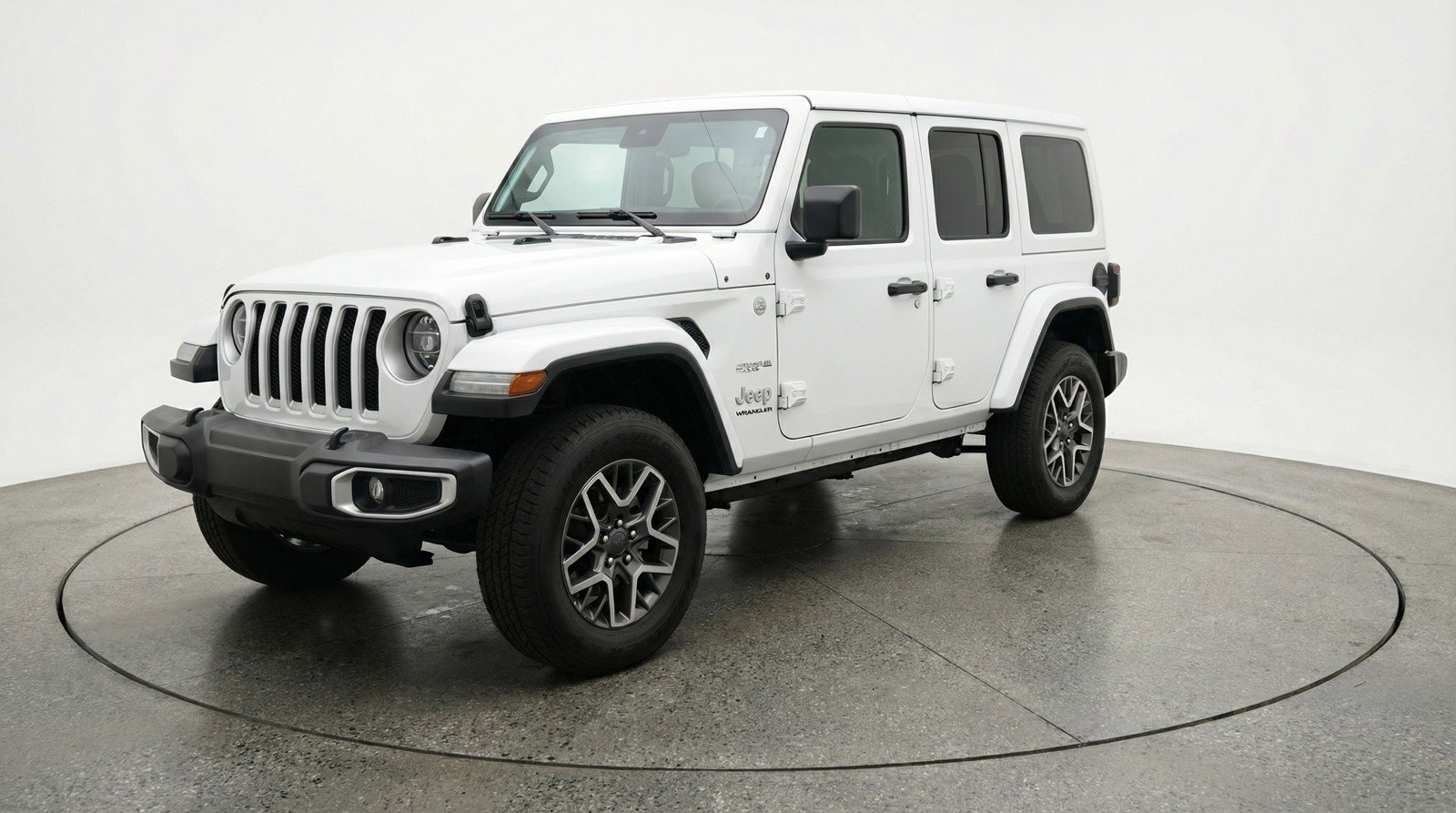 Used 2025 Jeep Wrangler Sahara image 3