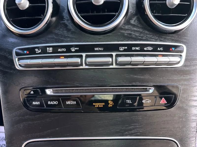 Used 2019 Mercedes-Benz GLC 300 w/ Parking Assistance Package image 36