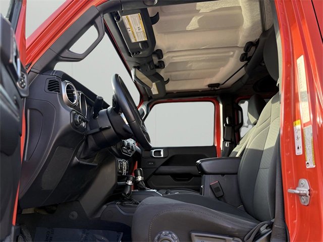 Used 2018 Jeep Wrangler Unlimited Sahara image 12