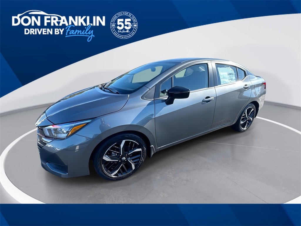 New 2025 Nissan Versa SR w/ Trunk Package
