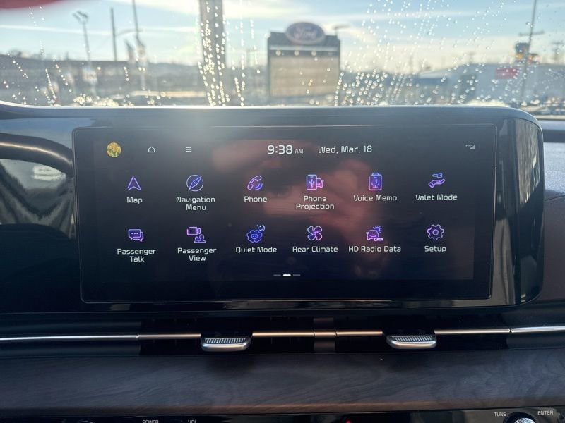 Used 2023 Kia Carnival EX image 14