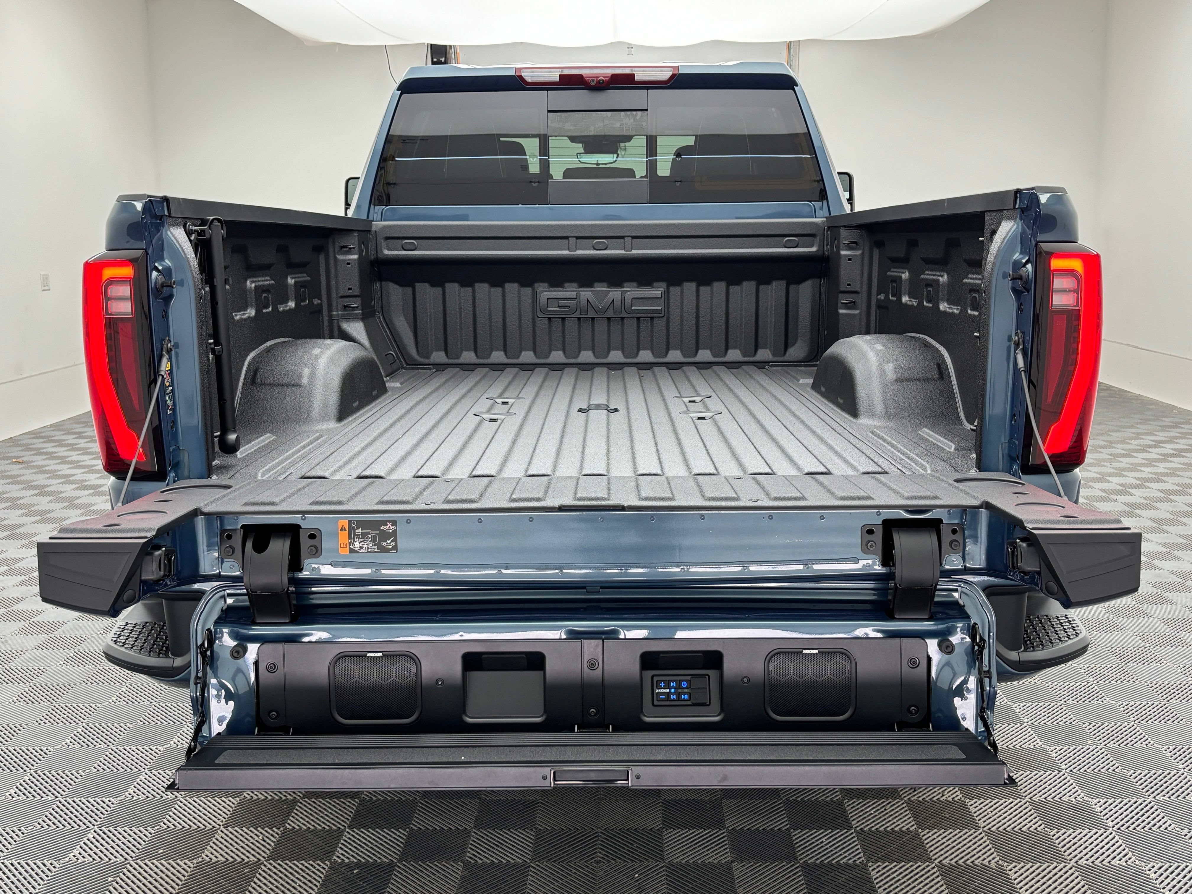 New 2026 GMC Sierra 2500 Denali Ultimate AWD/4WD image 12