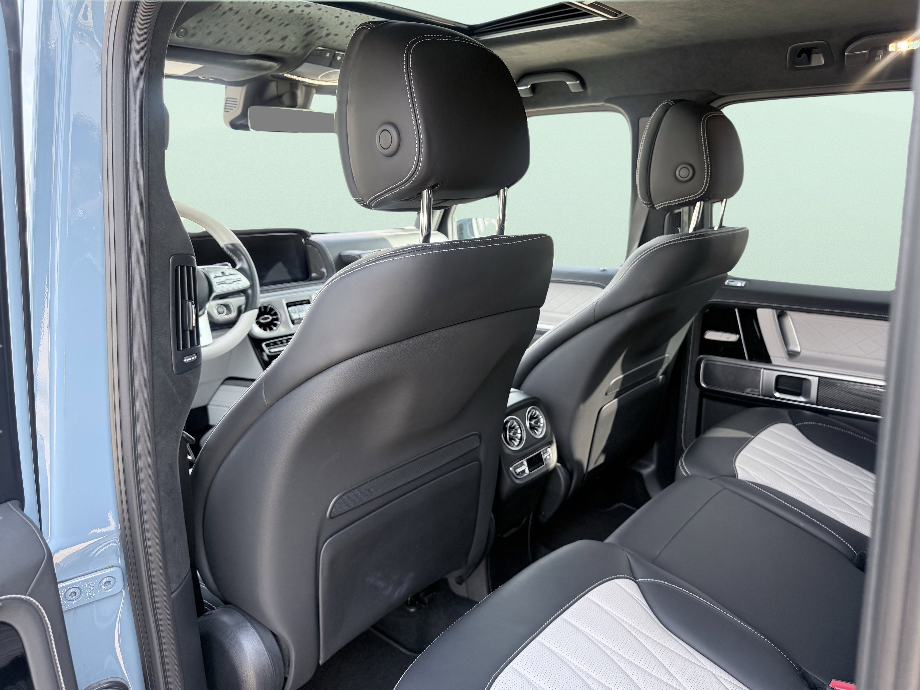 Used 2023 Mercedes-Benz G 550 image 36