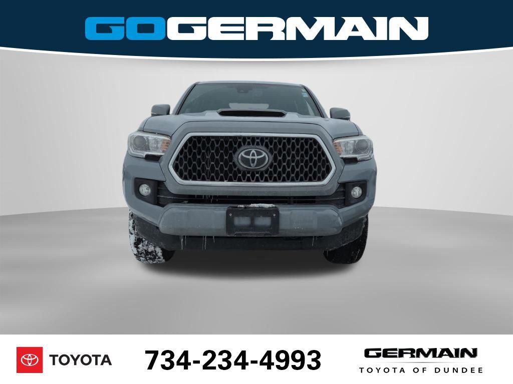 Used 2019 Toyota Tacoma TRD Sport image 3