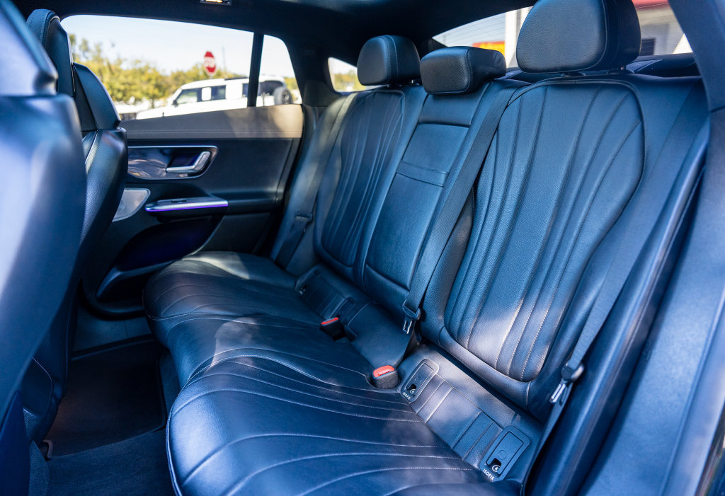 Used 2023 Mercedes-Benz EQE 500 4MATIC Sedan image 19