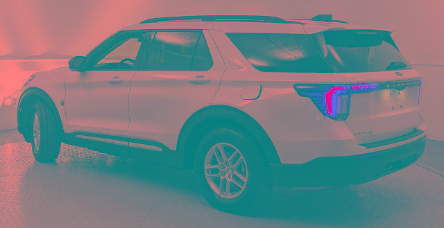 Certified 2025 Ford Explorer Active image 4