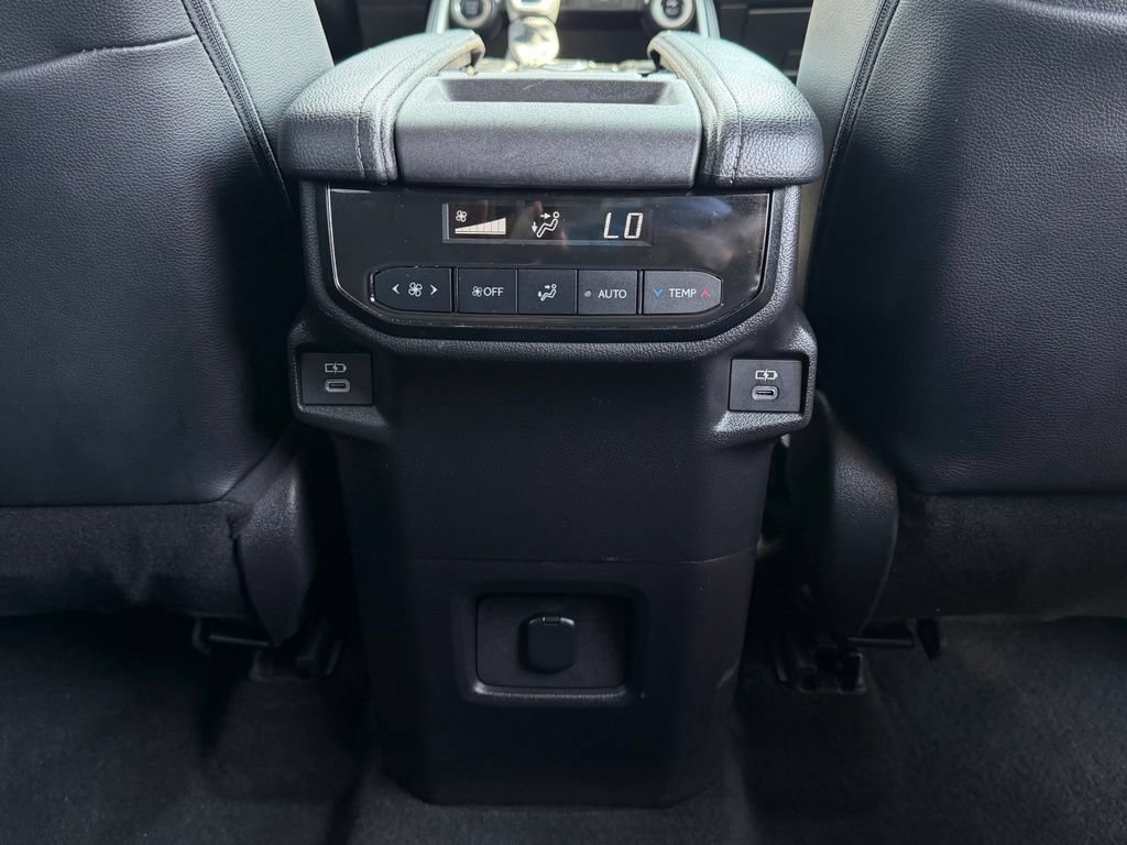 Used 2025 Toyota Grand Highlander AWD image 38