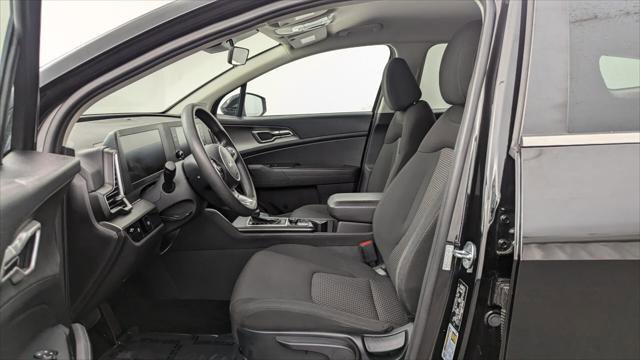 Used 2024 Kia Sportage LX image 15