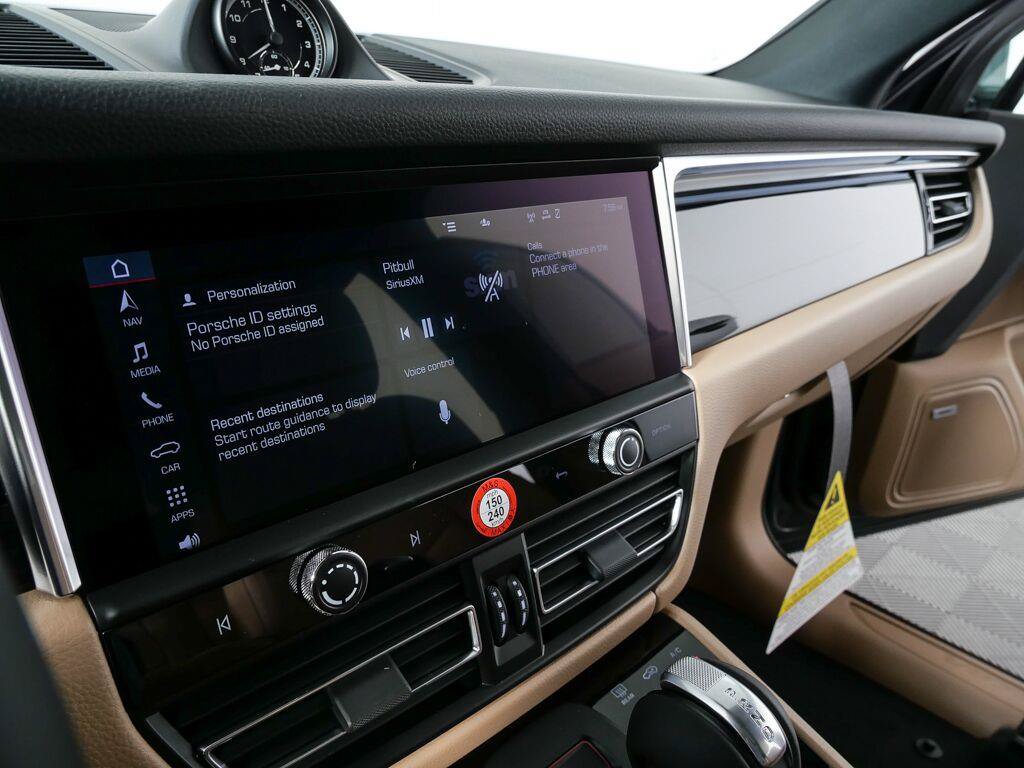 Certified 2026 Porsche Macan Turbo AWD/4WD image 12