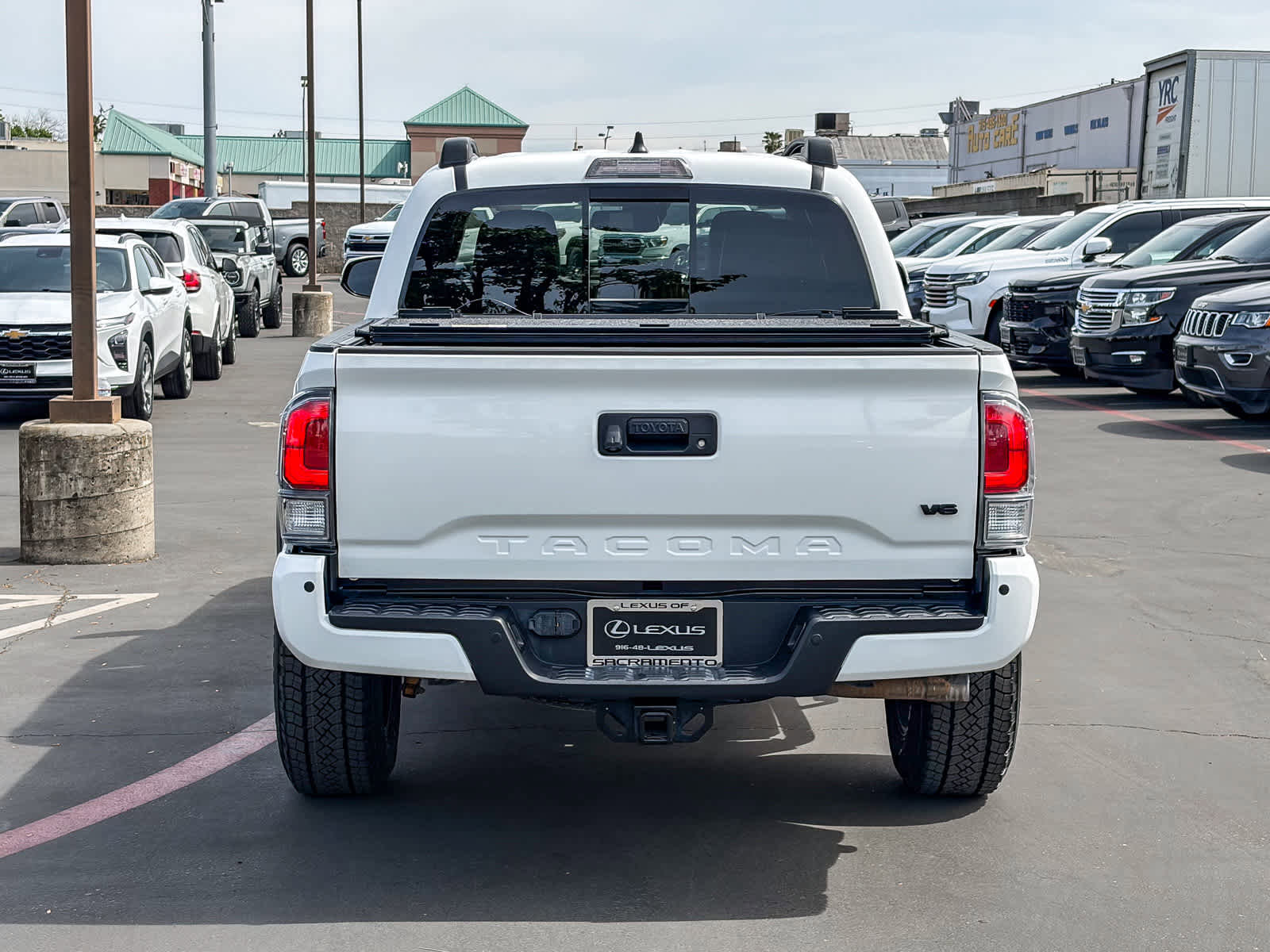 Used 2021 Toyota Tacoma TRD Off-Road w/ TRD Premium Off Road Package AWD/4WD image 3