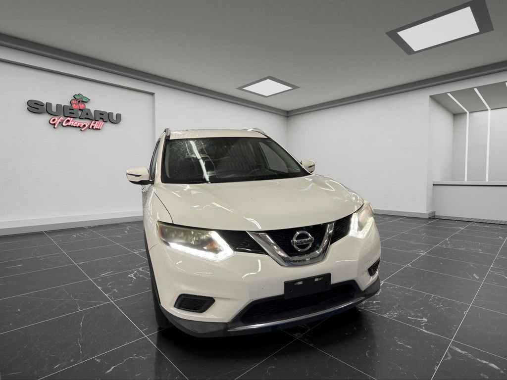 Used 2016 Nissan Rogue S w/ Appearance Package AWD/4WD image 2