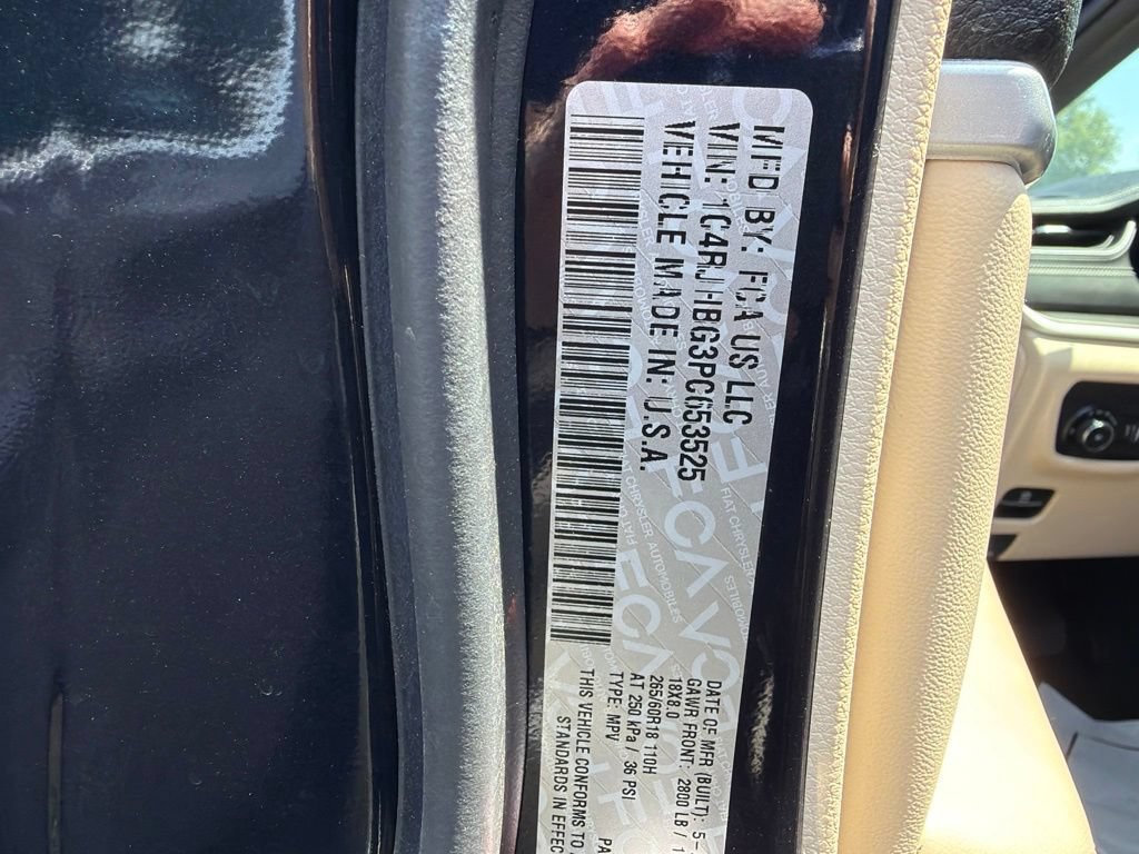 Used 2023 Jeep Grand Cherokee Limited AWD/4WD image 32