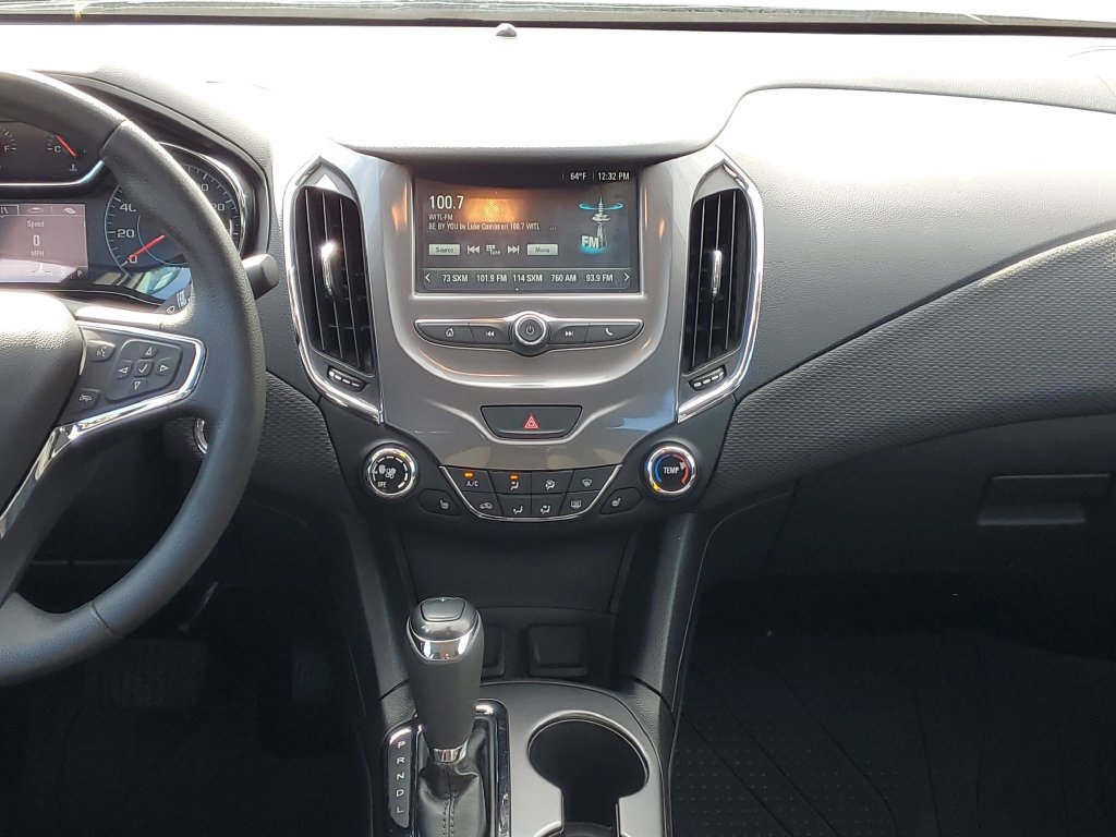 Used 2018 Chevrolet Cruze LT w/ Convenience Package FWD image 25