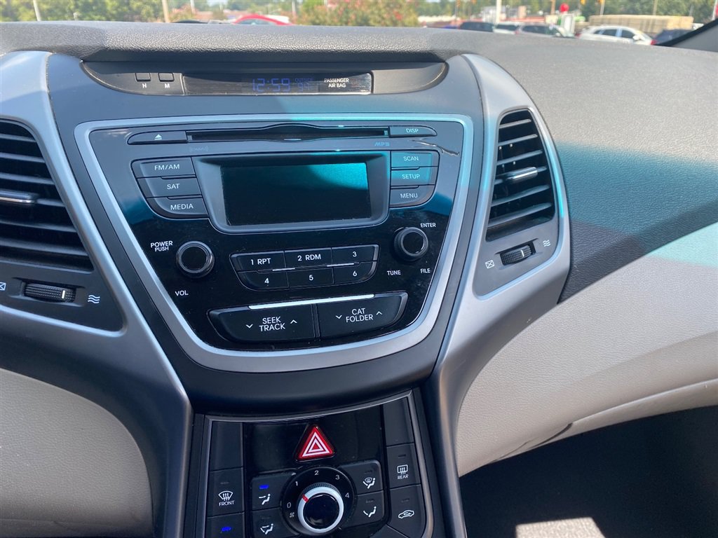 Used 2016 Hyundai Elantra SE FWD image 14