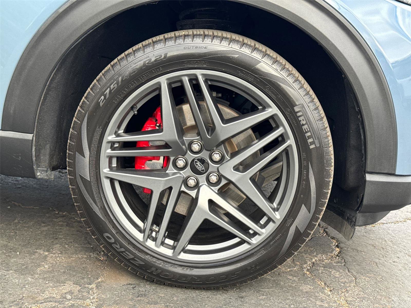 Used 2025 Ford Explorer ST image 6