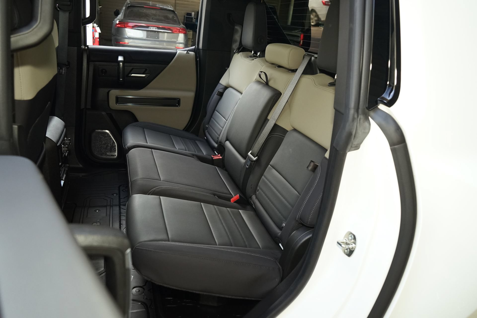 Used 2026 GMC Hummer EV 4x4 Crew Cab w/ LPO, Dark Essentials Package image 16