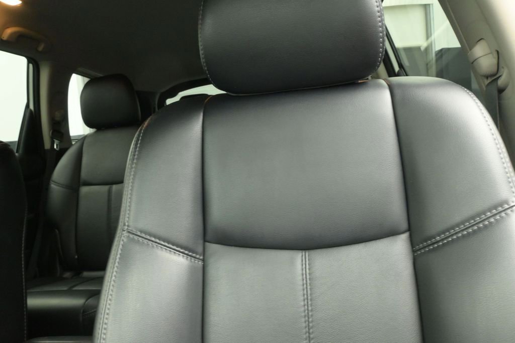Used 2019 Nissan Pathfinder SL AWD/4WD image 35