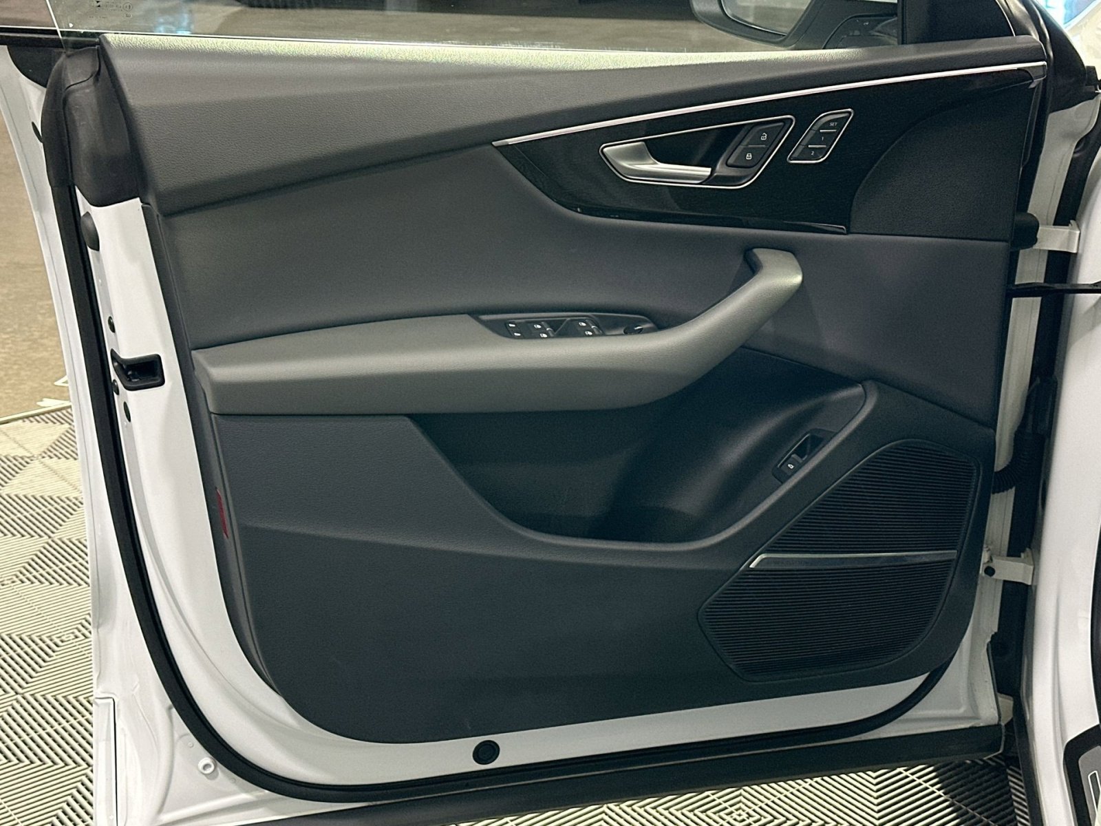 Used 2019 Audi Q8 Premium Plus image 15