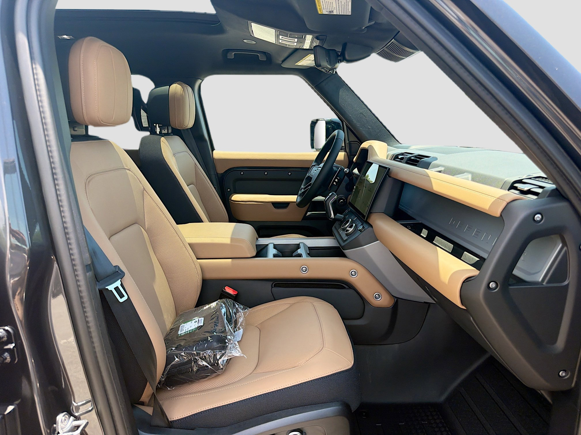 New 2026 Land Rover Defender 130 V8 AWD/4WD image 15