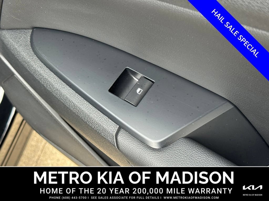 Used 2026 Kia Sportage EX FWD image 39