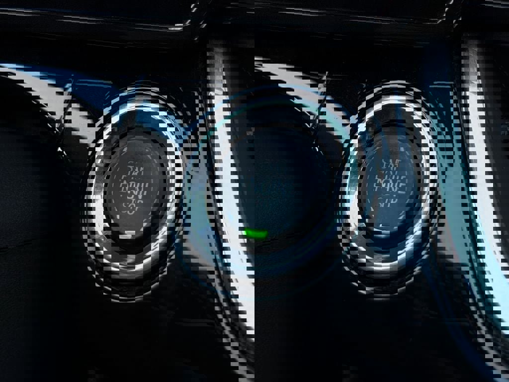 Used 2025 Chevrolet Trax RS w/ Driver Confidence Package image 6