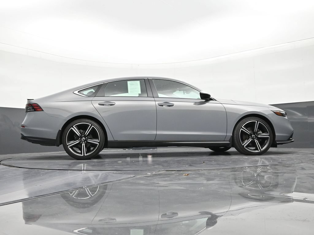 Used 2025 Honda Accord Sport image 26
