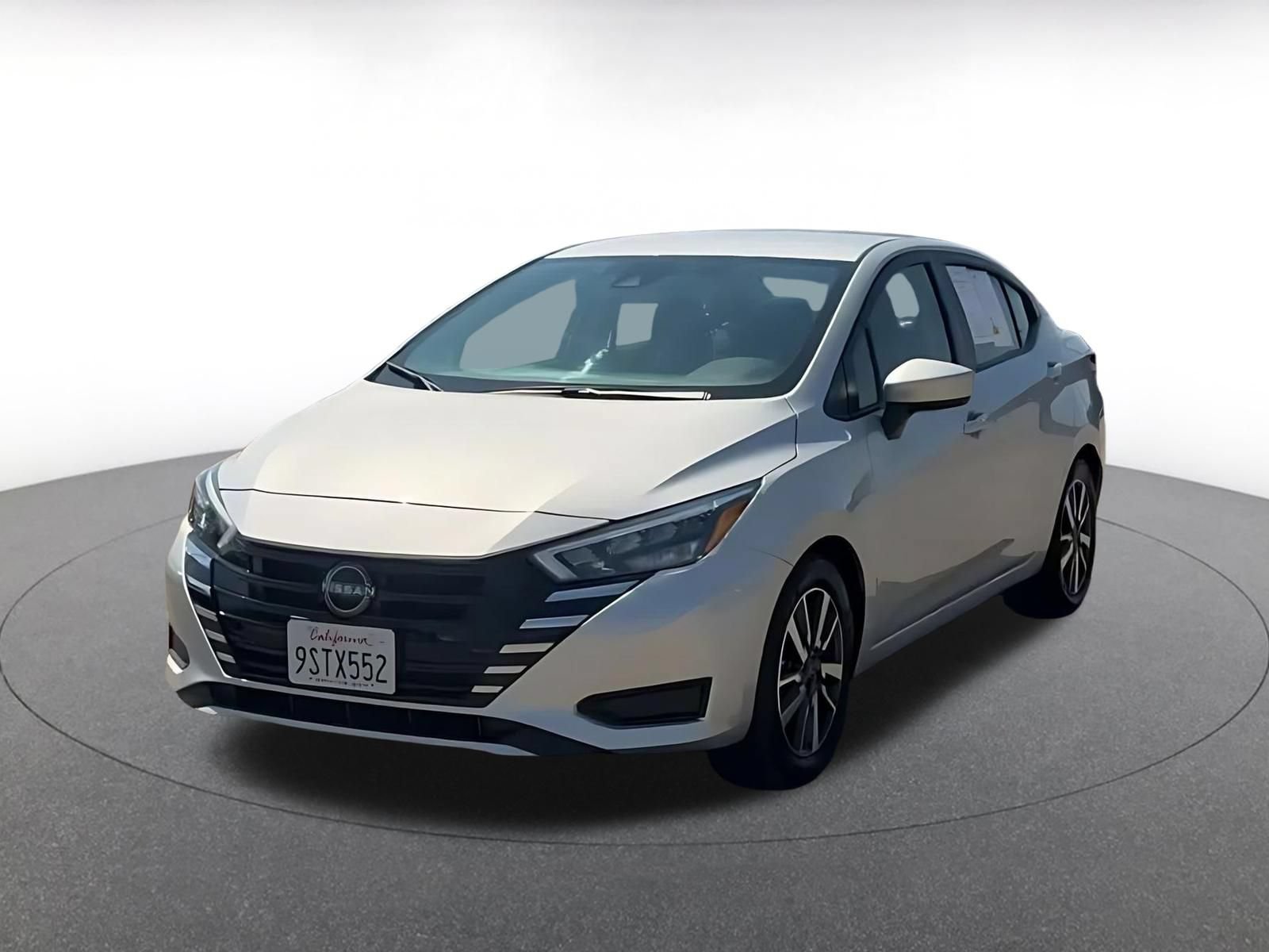 Used 2025 Nissan Versa SV FWD image 6