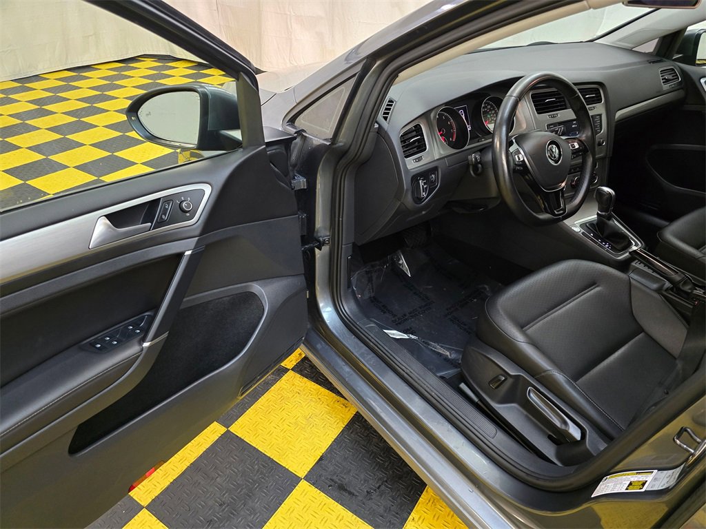 Used 2017 Volkswagen Golf Wolfsburg Edition image 19