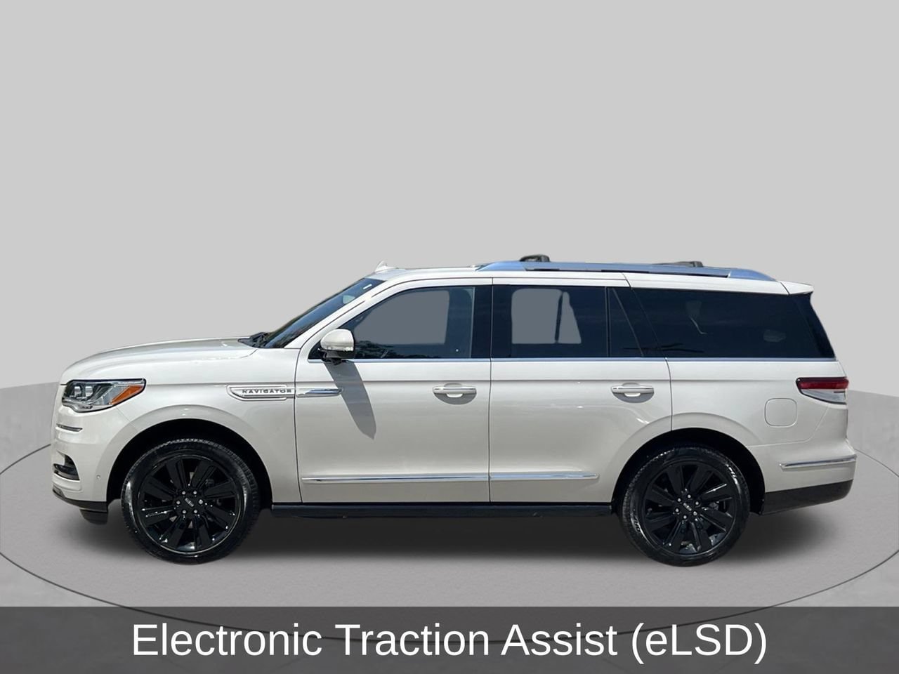 Used 2023 Lincoln Navigator Reserve AWD/4WD image 10