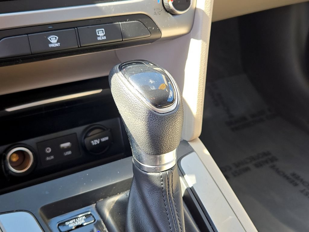 Used 2018 Hyundai Elantra SE FWD image 18