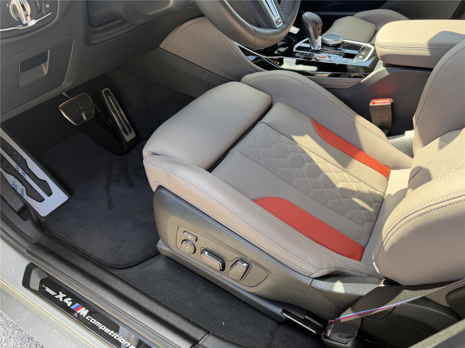 Used 2025 BMW X4 M w/ Competition Package image 18