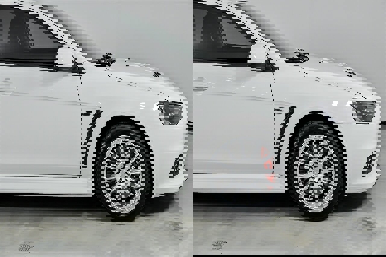 Used 2014 Mitsubishi Lancer Evolution GSR image 15