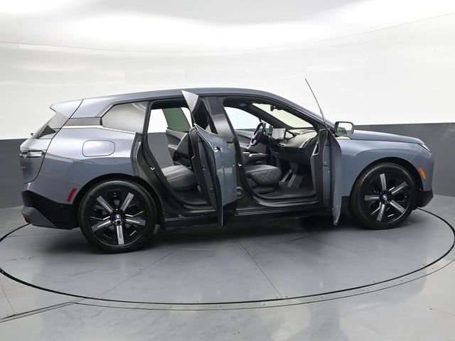 Used 2023 BMW iX xDrive50 w/ Premium Package AWD/4WD image 42