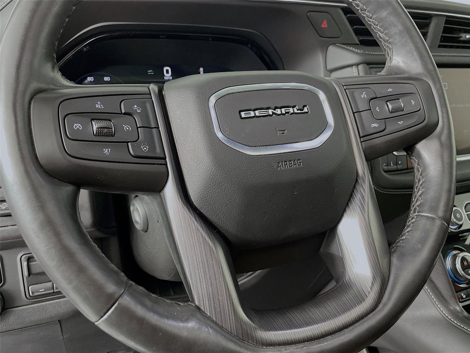 Used 2023 GMC Yukon XL Denali Ultimate image 15