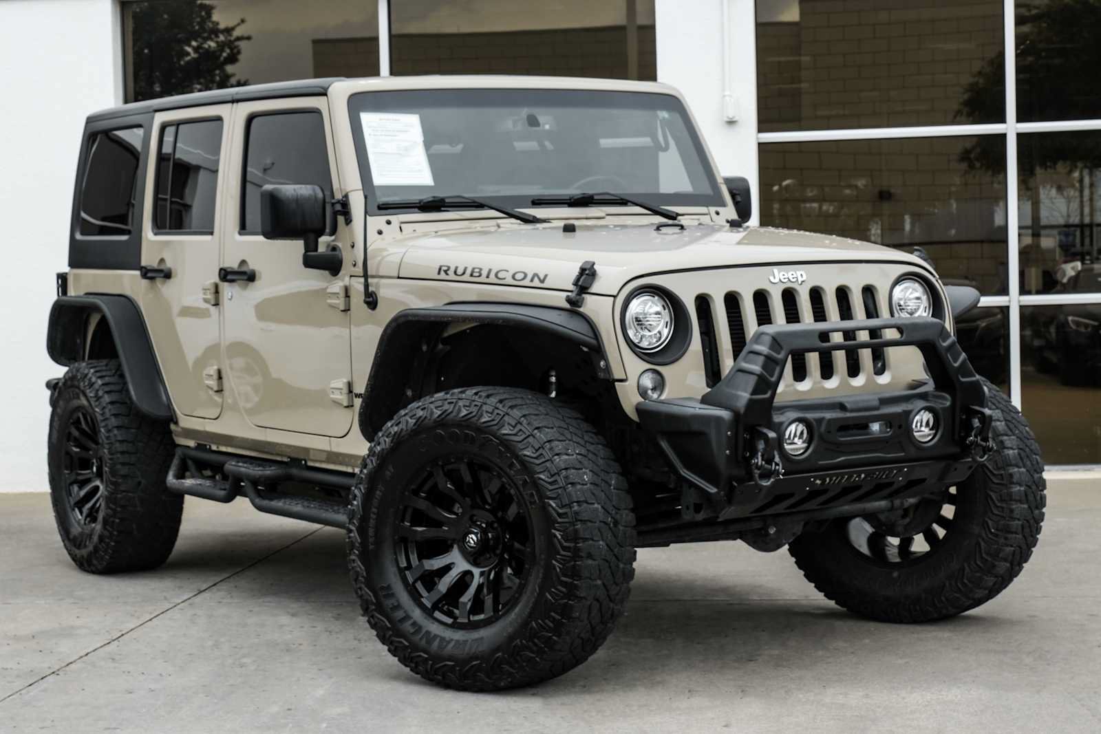 Used 2017 Jeep Wrangler Unlimited Rubicon w/ Connectivity Group AWD/4WD image 6