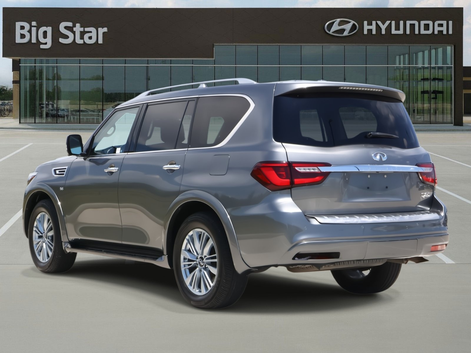 Used 2019 INFINITI QX80 Luxe RWD image 3
