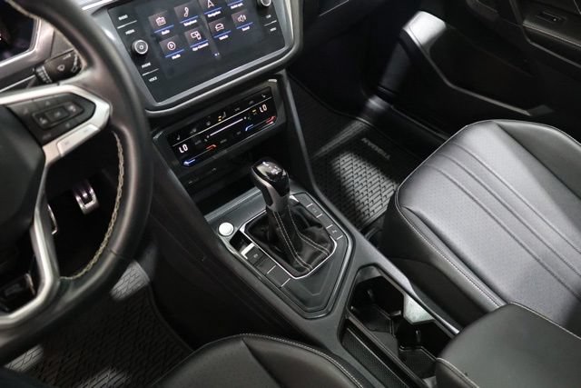 Used 2023 Volkswagen Tiguan SE R-Line FWD image 28