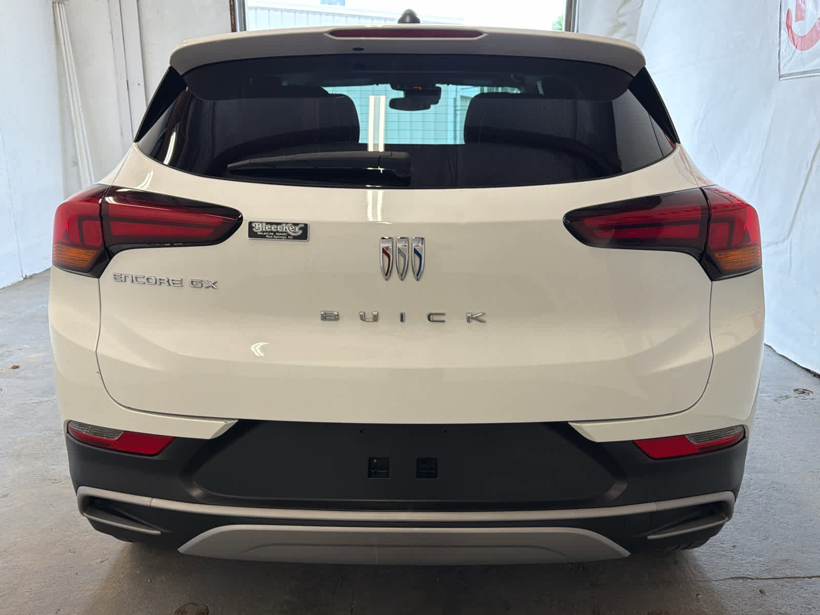 Used 2024 Buick Encore GX Preferred FWD image 3