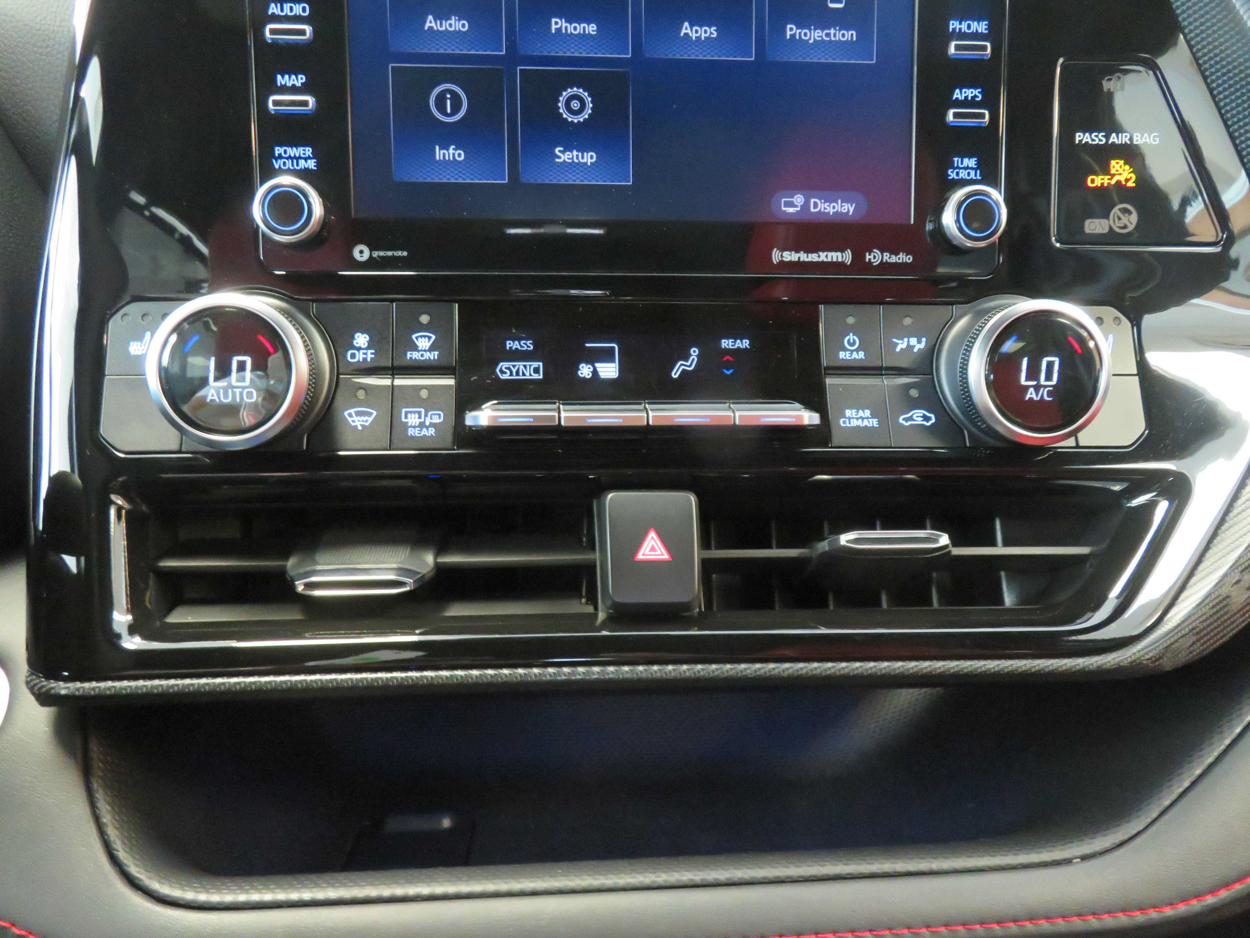 Used 2021 Toyota Highlander XSE AWD/4WD image 45