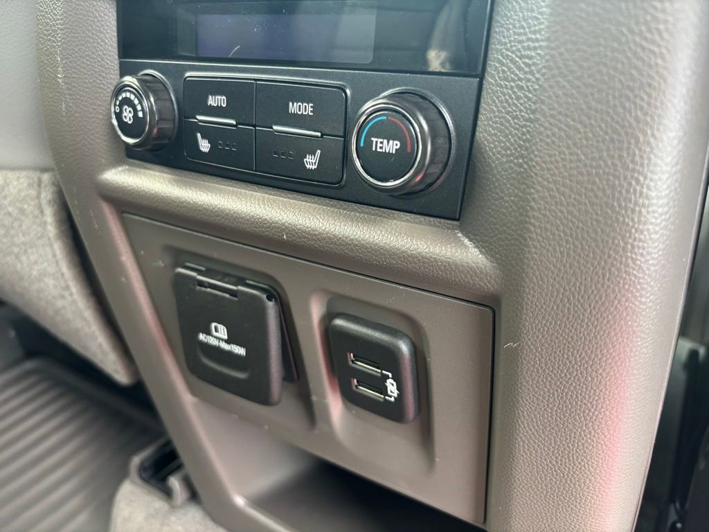 Used 2019 Chevrolet Traverse Premier w/ Driver Confidence II Package FWD image 19