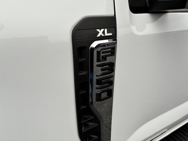Used 2023 Ford F350 XL w/ Snow Plow Prep Package image 9