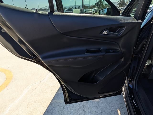Used 2023 Chevrolet Equinox Premier AWD/4WD image 16